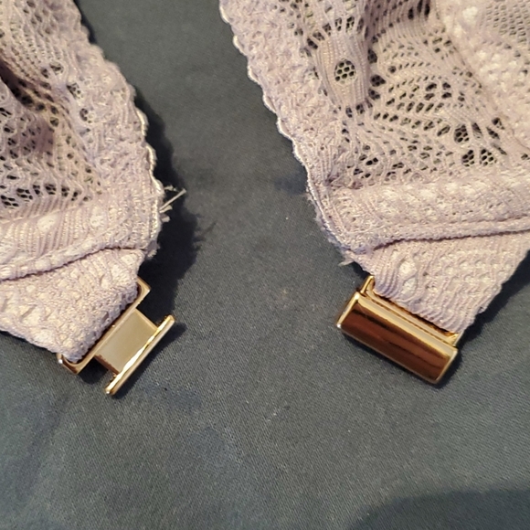 Victoria's Secret Lavender Front-Close Bra - Picture 5 of 5